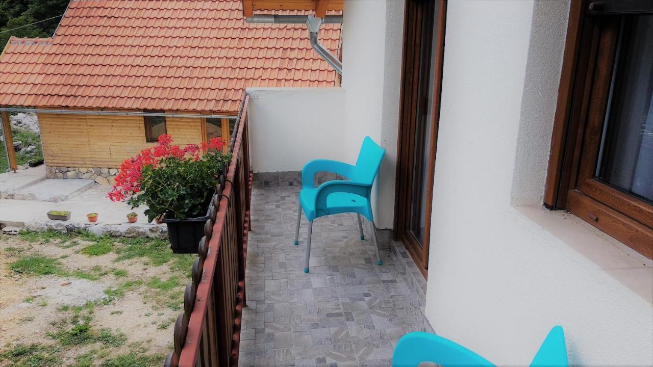 Galesic Apartments & Rooms Korenica Extérieur photo
